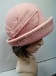 Шляпка из фетра розовая